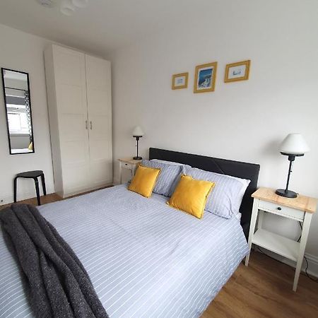חלנדודנו One Bed Apartment With Sofa Bed מראה חיצוני תמונה