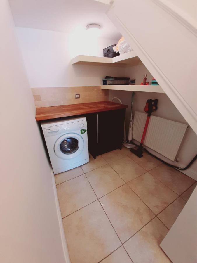 חלנדודנו One Bed Apartment With Sofa Bed מראה חיצוני תמונה