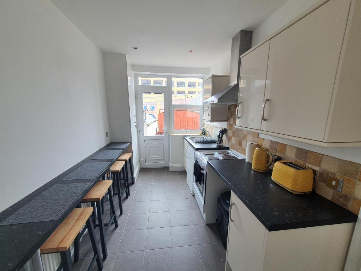 חלנדודנו One Bed Apartment With Sofa Bed מראה חיצוני תמונה